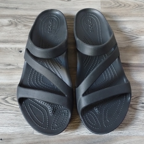 Crocs Black Swiftwater Sandals Women's - Picture 1 of 6